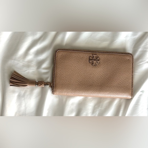 Tory Burch Large Wallet with Tassel - Picture 1 of 15